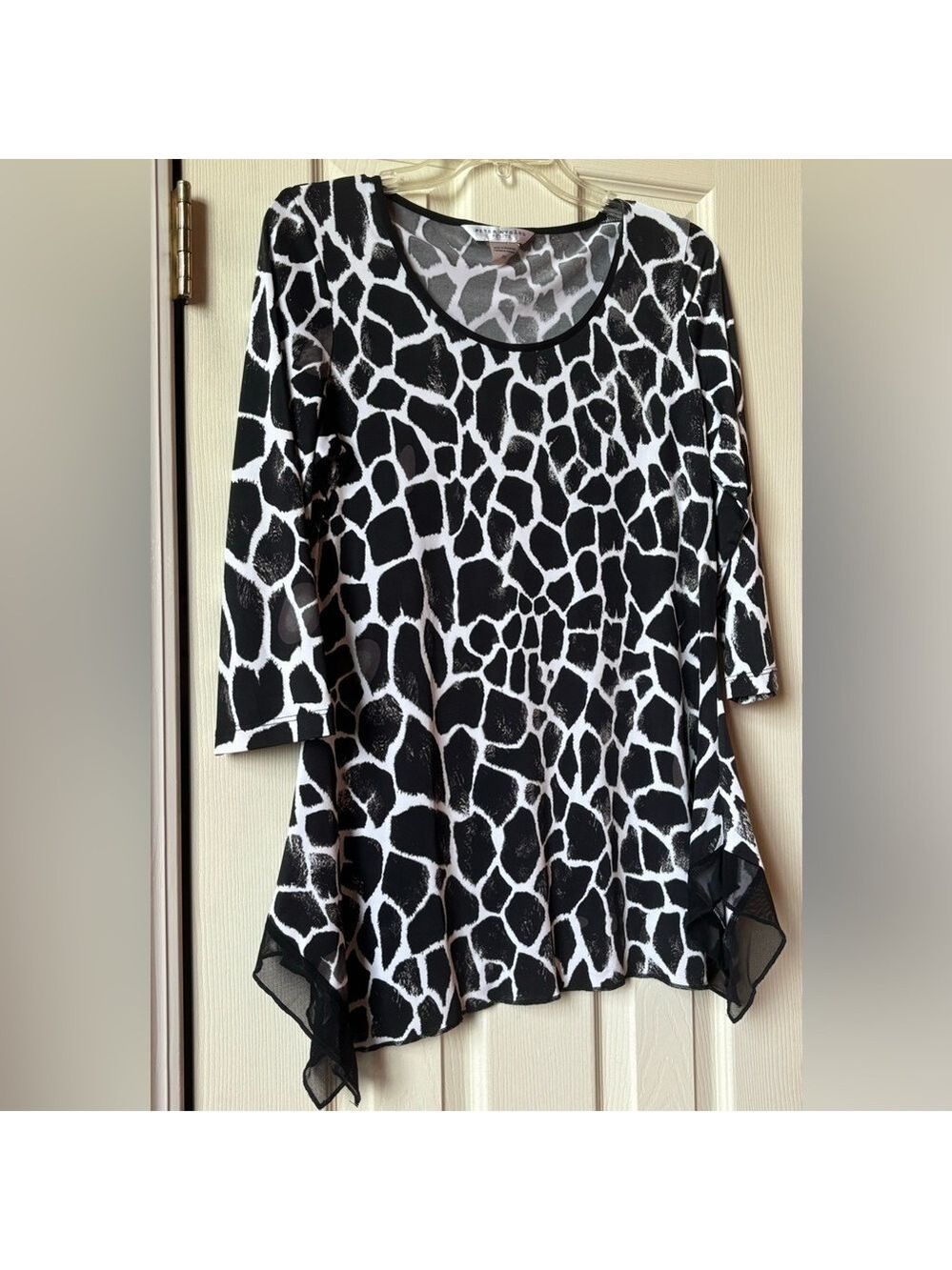 Peter Nygard Black and White Animal Print Tunic 3/4 Sleeves, Mesh Trim Sz PS
